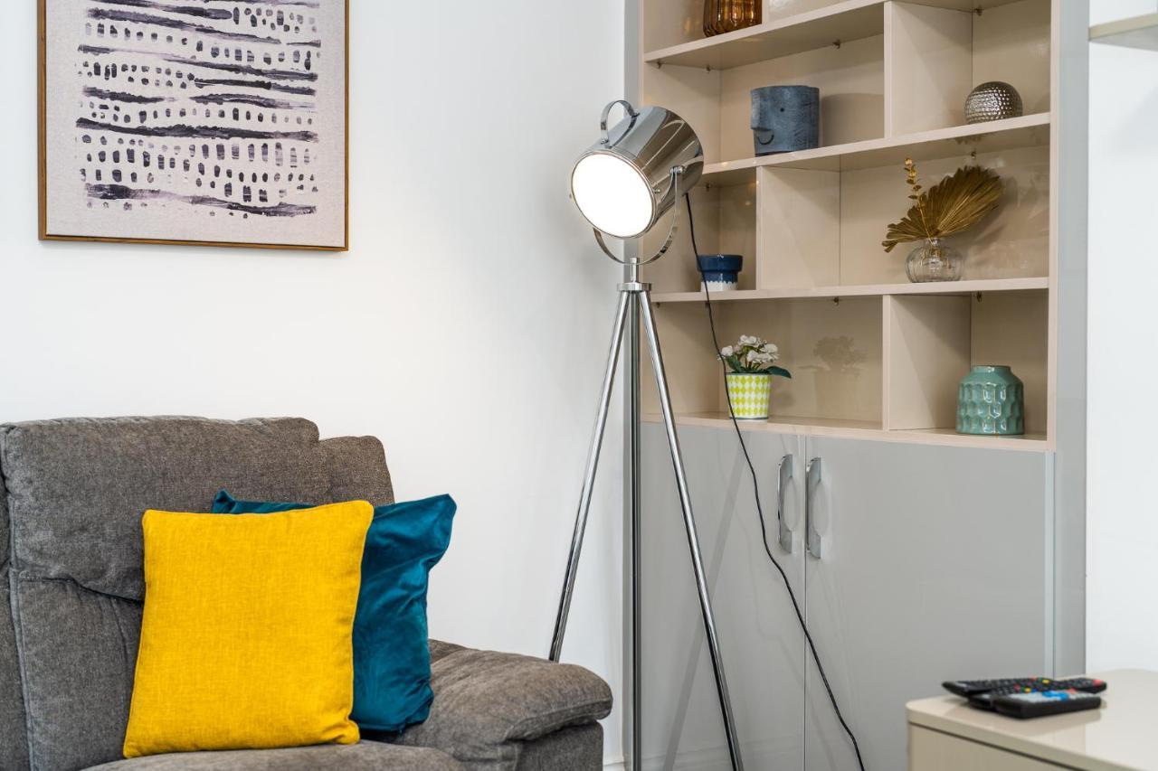 Modern 3 And 2 Bedroom Flat In Central With Installed Ac Apartamento Londres