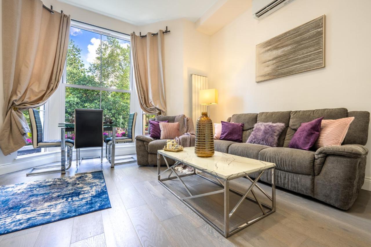 Modern 3 And 2 Bedroom Flat In Central With Installed Ac Londres