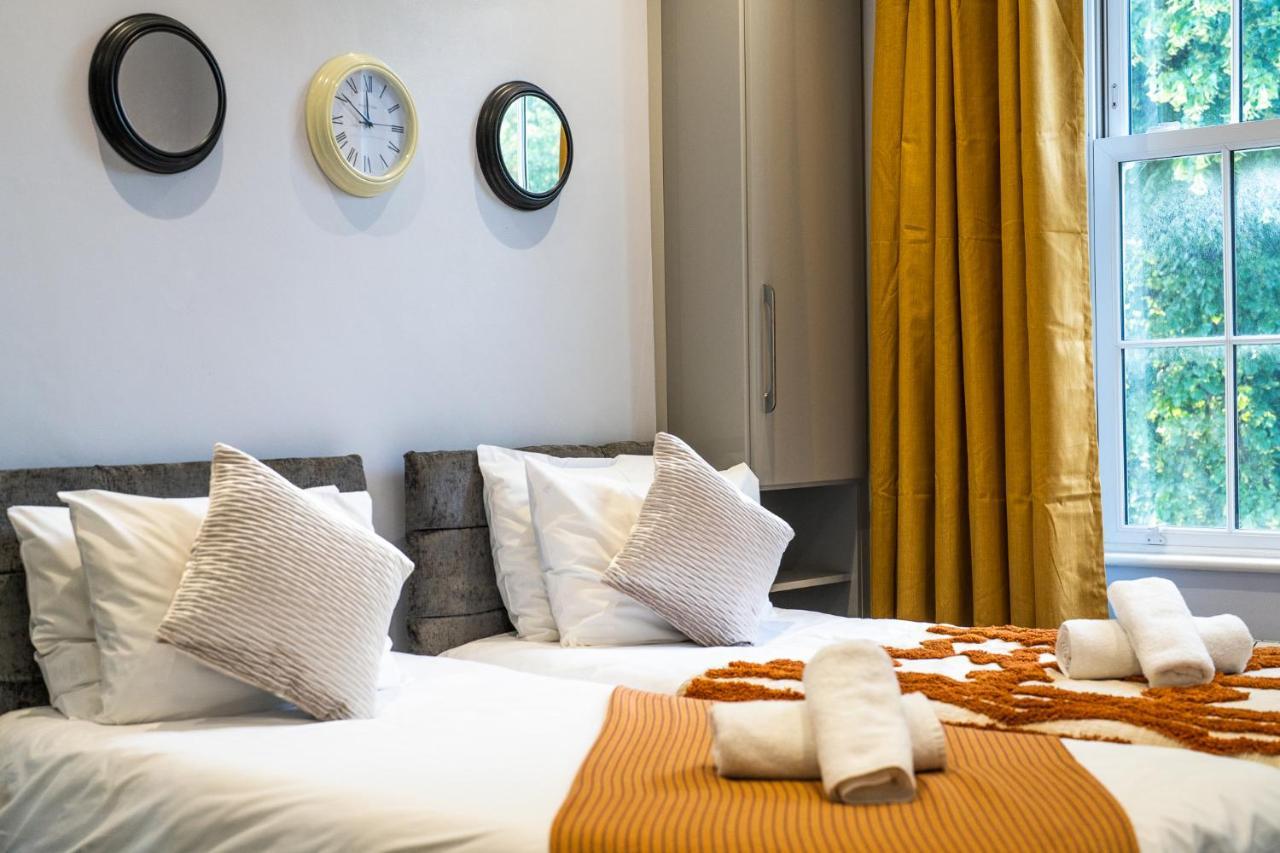 Modern 3 And 2 Bedroom Flat In Central With Installed Ac Londres