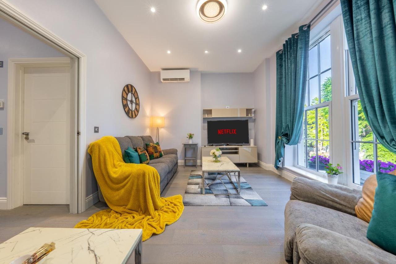 Modern 3 And 2 Bedroom Flat In Central With Installed Ac Londres